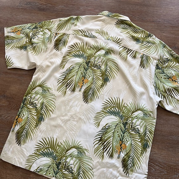 Tommy Bahama 100% Silk Hawaiian Shirt | Palm Print | Cream | Size XL - Picture 12 of 13